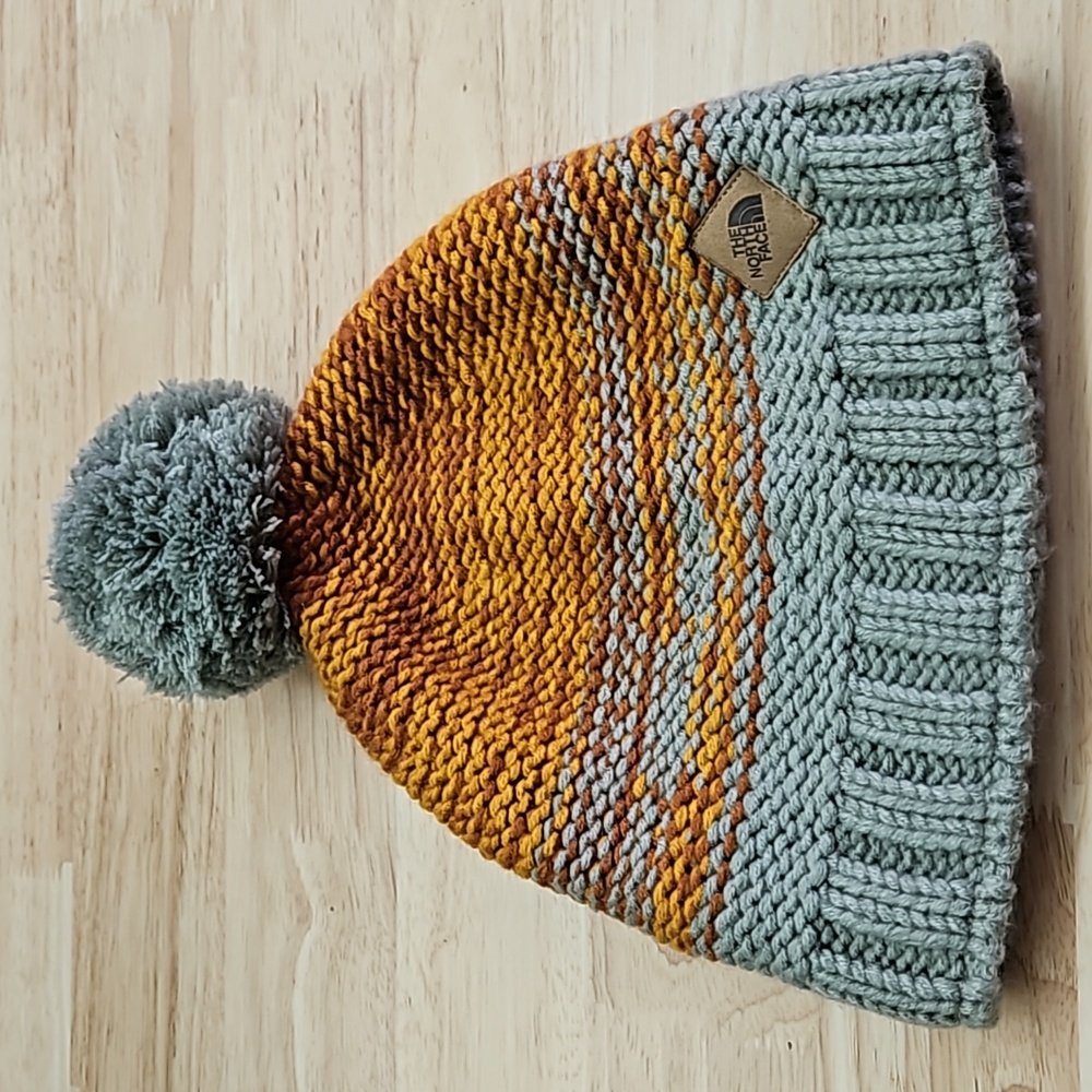 NWOT The North Face Pom Beanie, Unisex